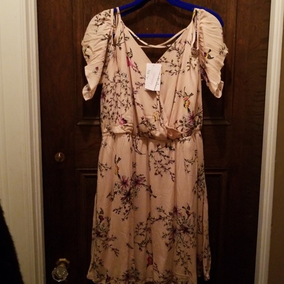 (NWT) Floral Pink Off-Shoulder Sundress - Picture 4 of 4